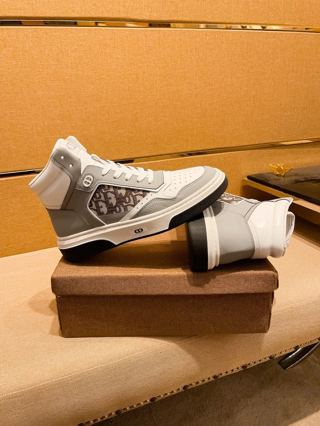 Men's shoes💰 480💰[Dior]🔥 High-end men's shoes brand official website 1:1 latest masterpiece: the upper is made of Italian imported first-layer cowhide with a comfortable and breathable lining➕original non-slip and wear-resistant outsole🔥, making walking more convenient and comfortable! An exclusive new model, a stunning work, a beautiful 1:1 replica [color] compared to the official quality! Create a fashionable personality to set off your uniqueness! A must-have for trendy men! Classic 🔥Size: 38-44 Color: 🔥 3⃣️colors available🔥.